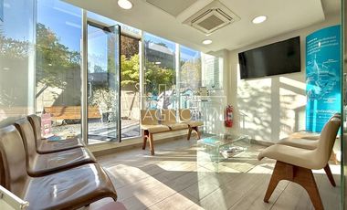 Local Comercial en Arriendo en ESPECTACULAR OFICINA ESTETICA Y ODONTOLOGICA COMPLETAMENTE AMOBLADA EN CAMINO EL ALBA