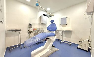 Local Comercial en Arriendo en ESPECTACULAR OFICINA ESTETICA Y ODONTOLOGICA COMPLETAMENTE AMOBLADA EN CAMINO EL ALBA