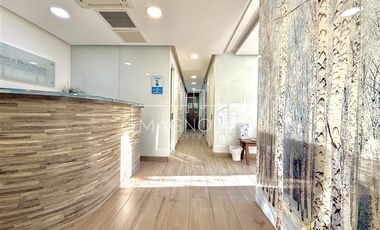 Local Comercial en Arriendo en ESPECTACULAR OFICINA ESTETICA Y ODONTOLOGICA COMPLETAMENTE AMOBLADA EN CAMINO EL ALBA