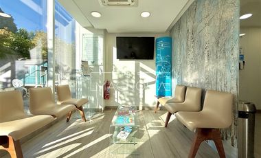 Local Comercial en Arriendo en ESPECTACULAR OFICINA ESTETICA Y ODONTOLOGICA COMPLETAMENTE AMOBLADA EN CAMINO EL ALBA