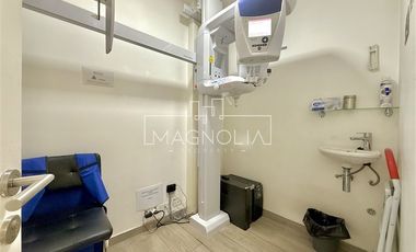 Local Comercial en Arriendo en ESPECTACULAR OFICINA ESTETICA Y ODONTOLOGICA COMPLETAMENTE AMOBLADA EN CAMINO EL ALBA