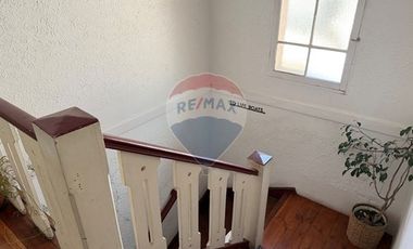 Casa Neoclásica Amplia y Luminosa