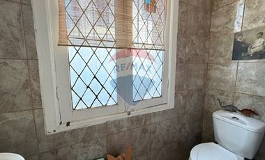 Casa Neoclásica Amplia y Luminosa