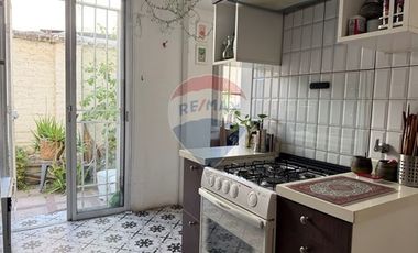 Casa Neoclásica Amplia y Luminosa