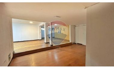 GRAN UBICACION  METRO MANQUEHUE ,6 oficinas,