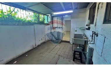 GRAN UBICACION  METRO MANQUEHUE ,6 oficinas,