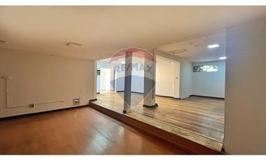 GRAN UBICACION  METRO MANQUEHUE ,6 oficinas,