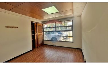 GRAN UBICACION  METRO MANQUEHUE ,6 oficinas,