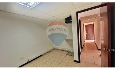 GRAN UBICACION  METRO MANQUEHUE ,6 oficinas,