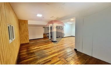 GRAN UBICACION  METRO MANQUEHUE ,6 oficinas,