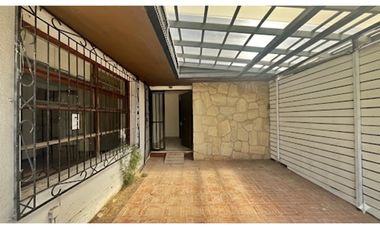 GRAN UBICACION  METRO MANQUEHUE ,6 oficinas,