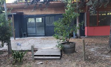 ARRIENDO CASA 2 DORMITORIOS AMPLIO HERMOSO TERRENO COLONIA KENNEDY HOSPITAL PAINE