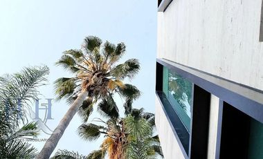 RENTA DE CASA NUEVA MODERNA EN PUERTA DE HIERRO