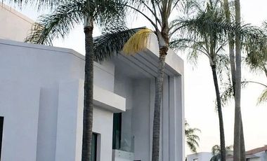 RENTA DE CASA NUEVA MODERNA EN PUERTA DE HIERRO