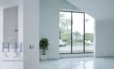 RENTA DE CASA NUEVA MODERNA EN PUERTA DE HIERRO