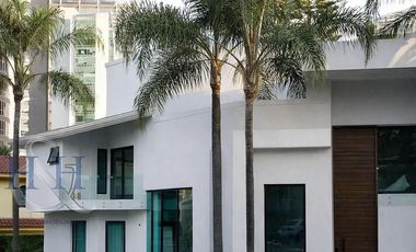 RENTA DE CASA NUEVA MODERNA EN PUERTA DE HIERRO