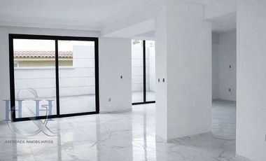 RENTA DE CASA NUEVA MODERNA EN PUERTA DE HIERRO