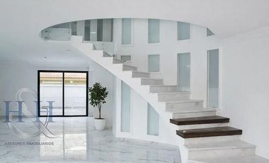 RENTA DE CASA NUEVA MODERNA EN PUERTA DE HIERRO