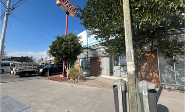 Local comercial renta Paseo Querétaro 21,000 UriMed EM