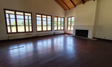 CASA CON 7 DORM. CON PISCINA SAN FERNANDO