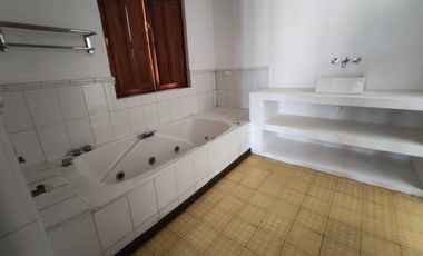 CASA CON 7 DORM. CON PISCINA SAN FERNANDO