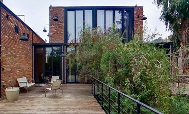 Arriendo AMOBLADO Hermosa Casa moderna en condominio