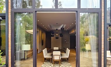 Arriendo AMOBLADO Hermosa Casa moderna en condominio