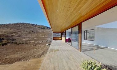 AARIENDO. Moderna casa en parcela, hermosas vistas