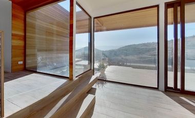 AARIENDO. Moderna casa en parcela, hermosas vistas