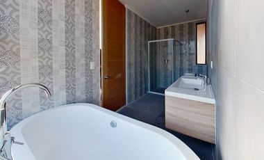 AARIENDO. Moderna casa en parcela, hermosas vistas