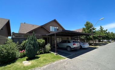 Casa en Arriendo en Condominio Los Poleros, Polo B, Machalí