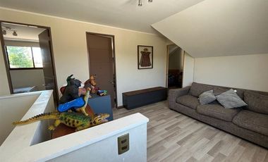 Casa en Arriendo en Condominio Los Poleros, Polo B, Machalí