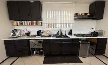 Casa remodelada con vigilancia 24/7 y espectacular vista