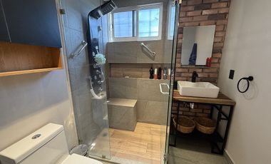 Casa remodelada con vigilancia 24/7 y espectacular vista