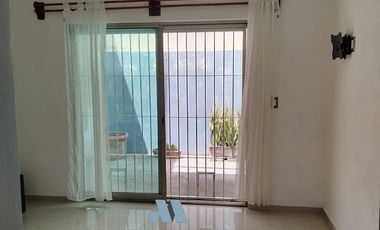 Casa en Renta en Real Santa Fe VdeA | Recámara en Planta Baja y Paneles Solares