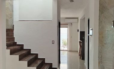 Casa en Renta en Real Santa Fe VdeA | Recámara en Planta Baja y Paneles Solares