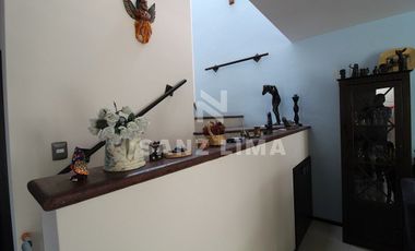 Senda Real: Iluminadisima casa con bello jardin y recamara en planta baja.