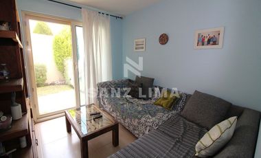 Senda Real: Iluminadisima casa con bello jardin y recamara en planta baja.