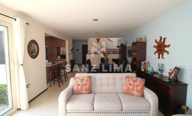 Senda Real: Iluminadisima casa con bello jardin y recamara en planta baja.