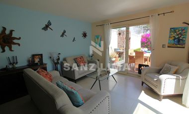 Senda Real: Iluminadisima casa con bello jardin y recamara en planta baja.