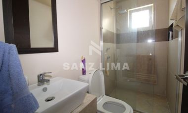 Senda Real: Iluminadisima casa con bello jardin y recamara en planta baja.