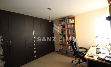 Senda Real: Iluminadisima casa con bello jardin y recamara en planta baja.