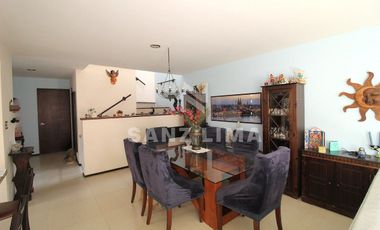 Senda Real: Iluminadisima casa con bello jardin y recamara en planta baja.