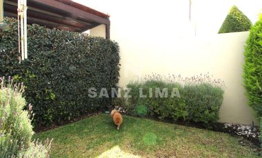 Senda Real: Iluminadisima casa con bello jardin y recamara en planta baja.