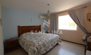 Senda Real: Iluminadisima casa con bello jardin y recamara en planta baja.