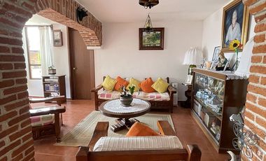 Casa en venta con 2 locales y departamento independiente en Pentecostés Texcoco