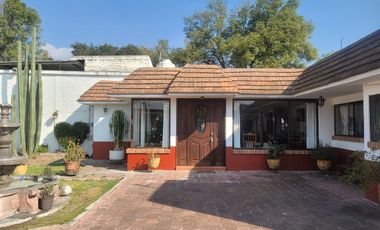 Casa en venta con 2 locales y departamento independiente en Pentecostés Texcoco