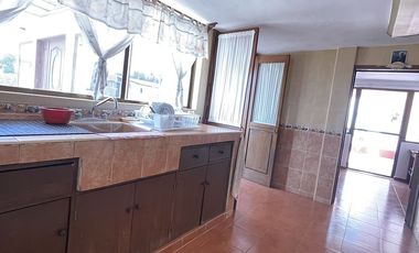 Casa en venta con 2 locales y departamento independiente en Pentecostés Texcoco