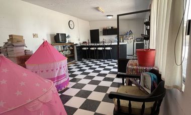 Casa en venta con 2 locales y departamento independiente en Pentecostés Texcoco