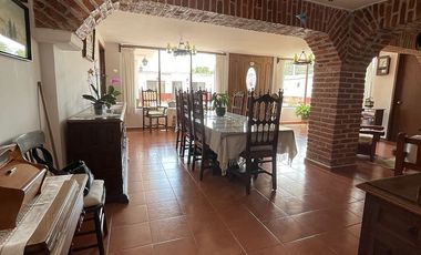 Casa en venta con 2 locales y departamento independiente en Pentecostés Texcoco
